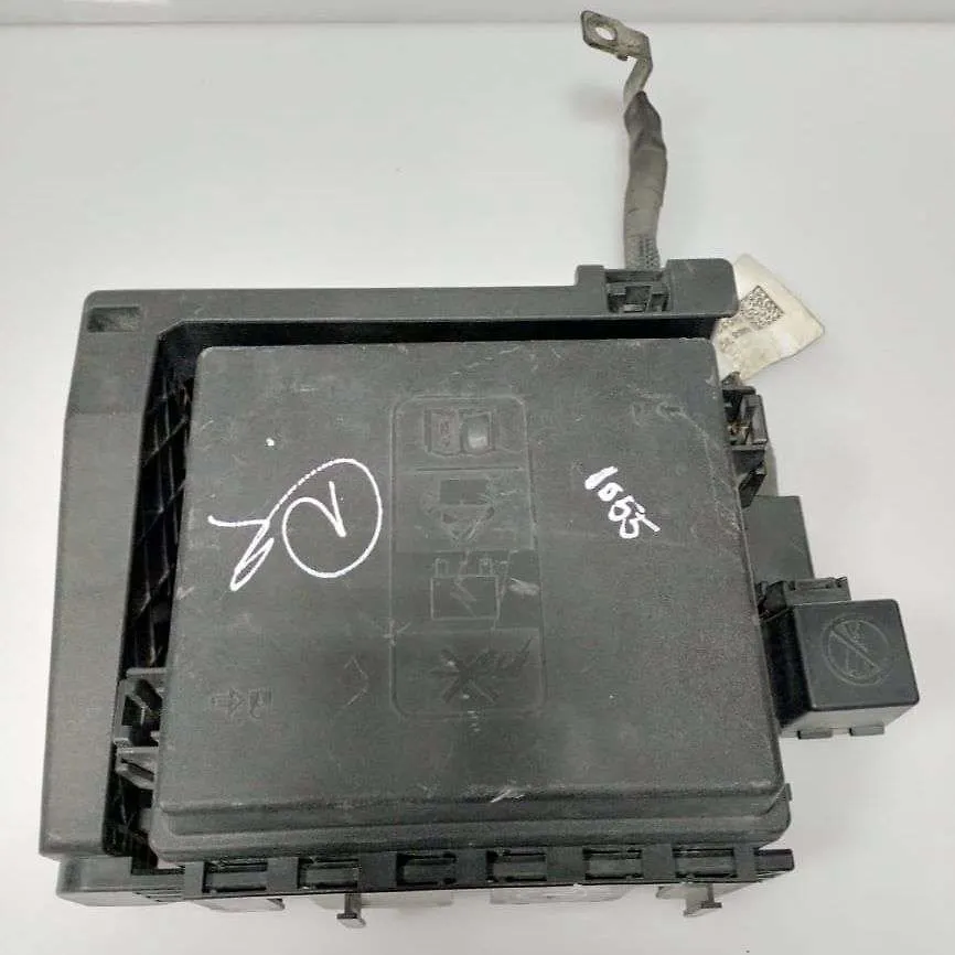 Fuse box engine - 2021 GMC Acadia