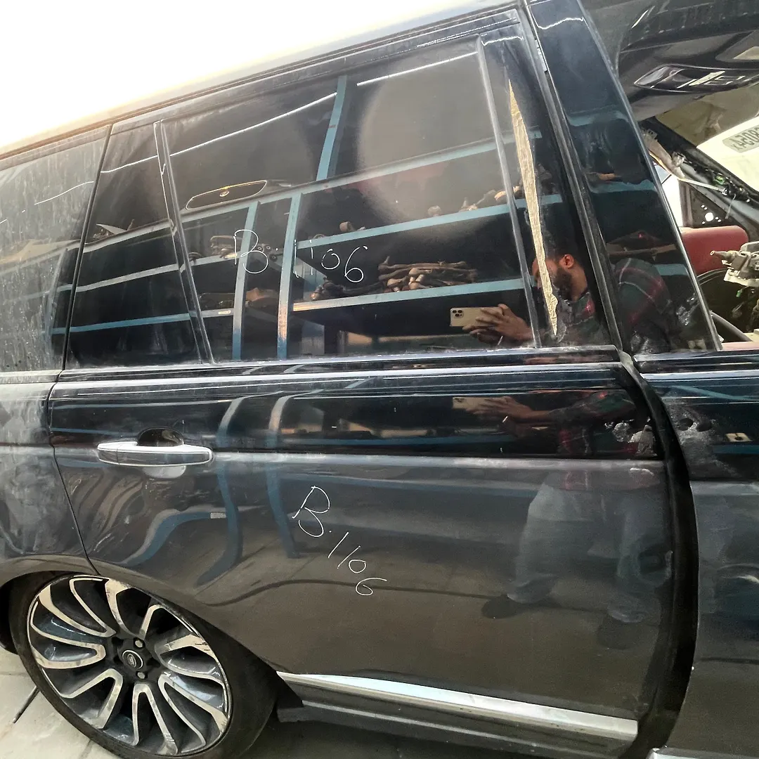 Door (RHB) - 2017 Land Rover RANGE ROVER VOGUE