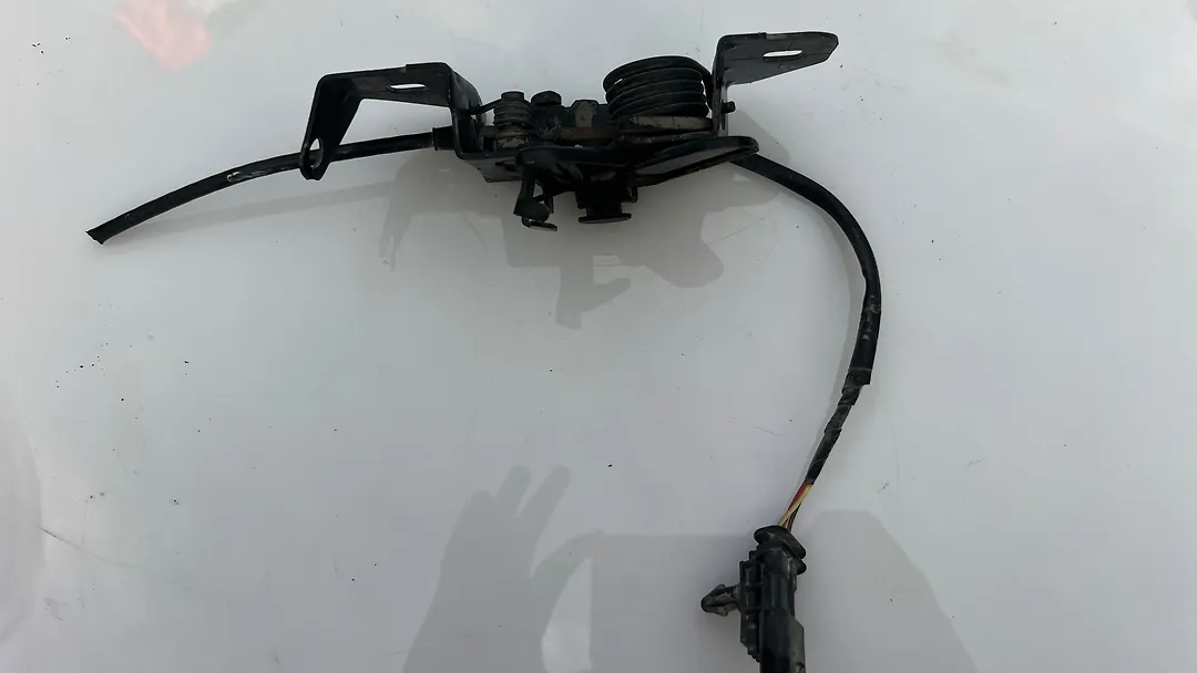 Hood/Bonnet lock - 2020 Chevrolet Traverse