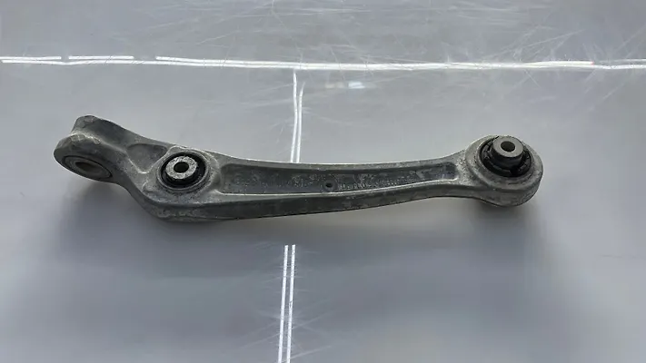 Lower Arm(RHF) - 2009 Audi A4