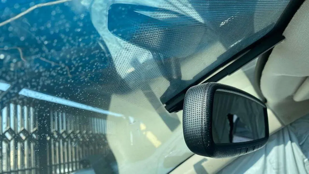 Windshield glass - 2017 Nissan Pathfinder