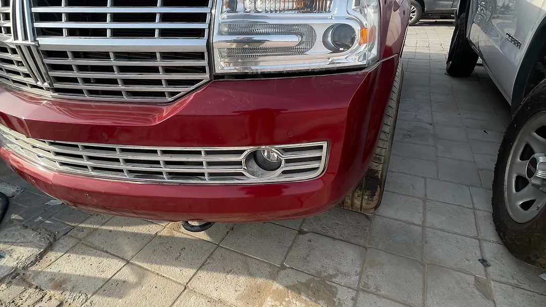 Front Bumper - 2014 Lincoln Navigator
