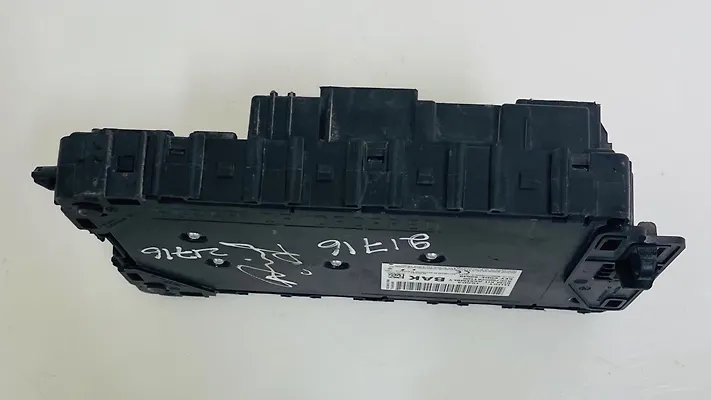 Fuse box - 2020 Ford Explorer XLT