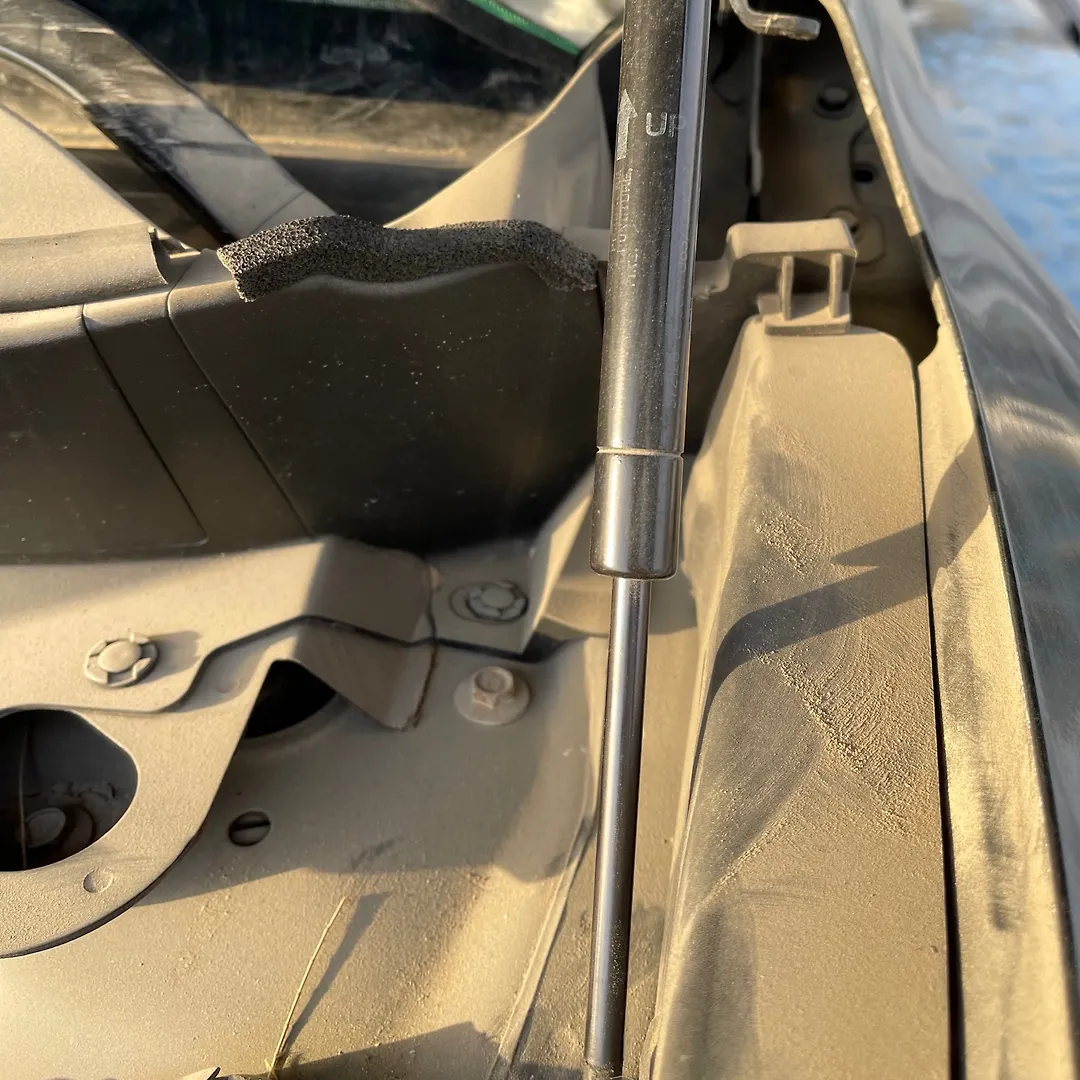 Bonnet Jumping - 2013 Infiniti JX35