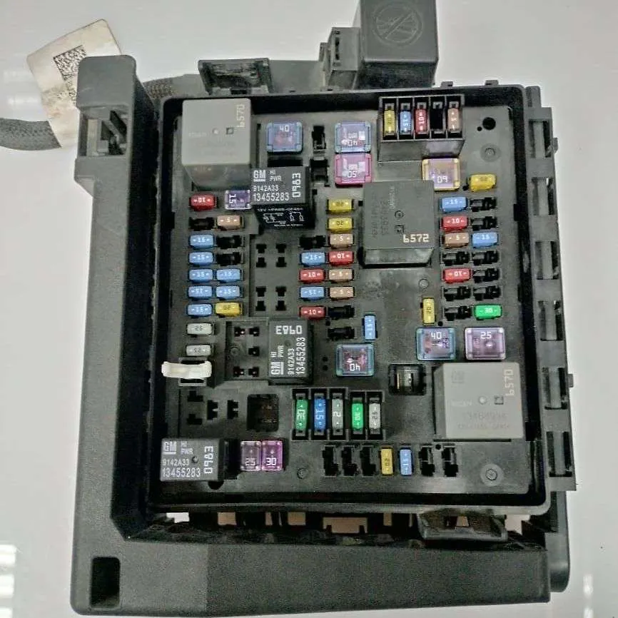 Fuse box engine - 2021 GMC Acadia