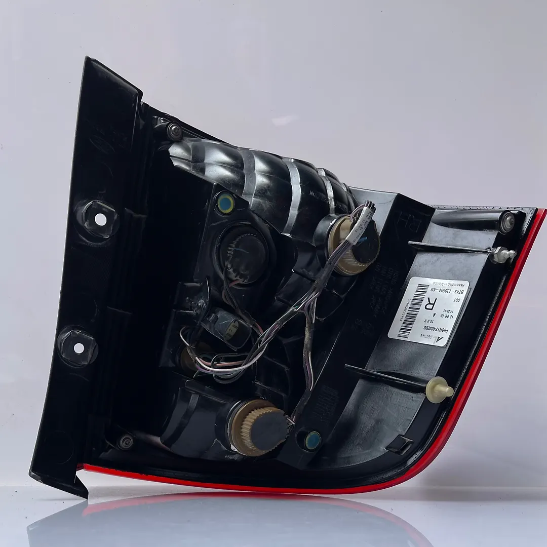 Tail Light (RH) - 2011 Ford Edge