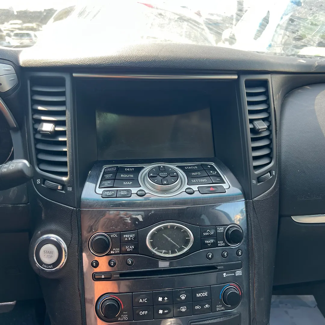 Info-gps-tv screen - Infiniti