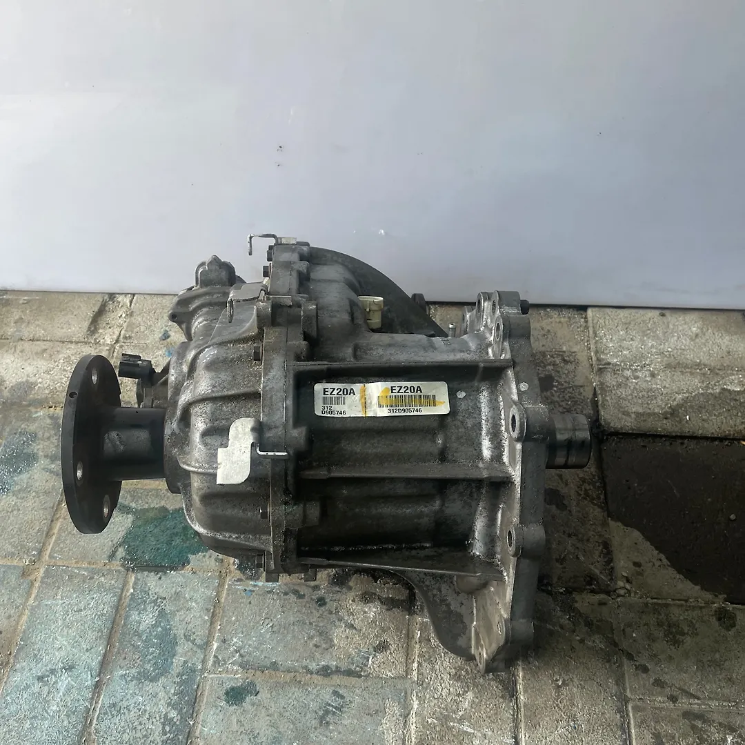 Differential case - 2014 Infiniti QX80 SUV