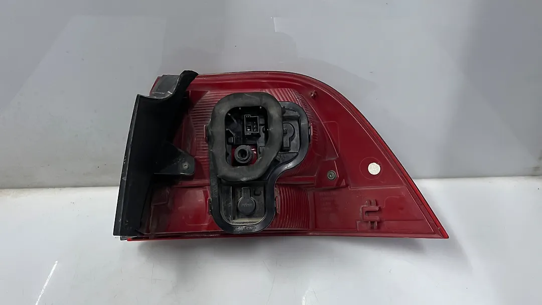 Tail Light (LH) - 2011 Volkswagen Touareg
