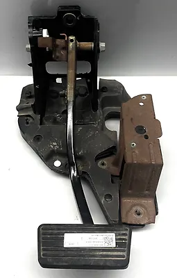 Pedal brake/clutch - 2014 Chevrolet SILVERADO