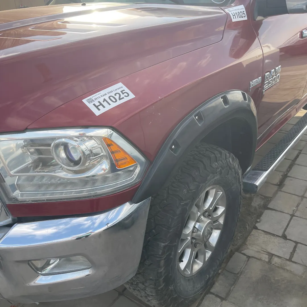 Fender (LHF) - 2015 RAM 2500 Laramie