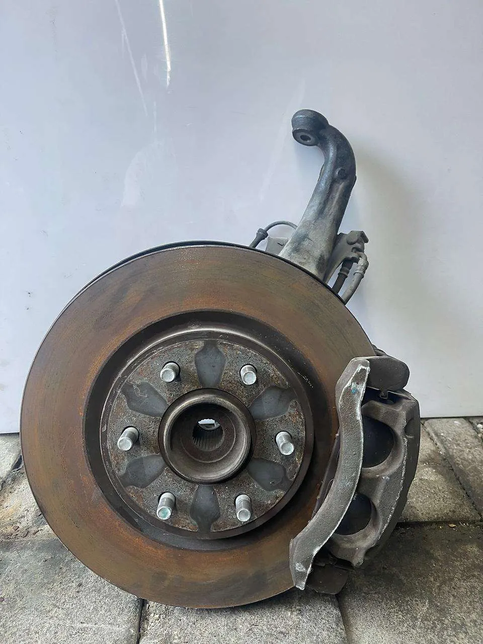 Hub - 2013 Infiniti QX56
