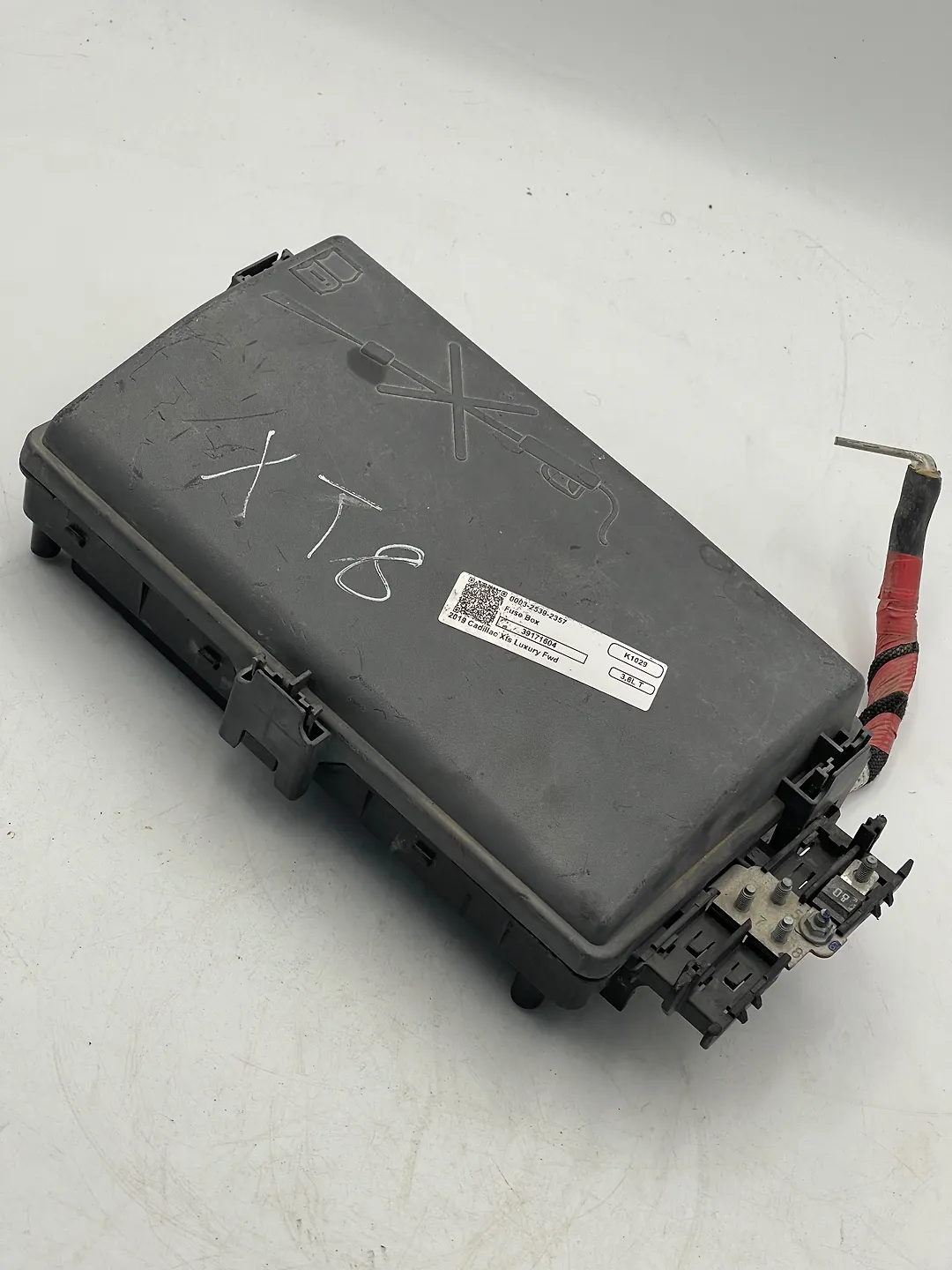 Fuse box - 2019 Cadillac XTS Luxury FWD