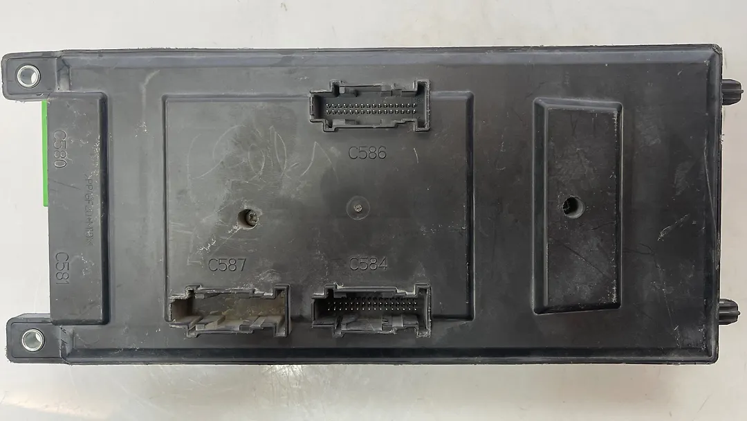 Fuse box - 2007 Land Rover LR2