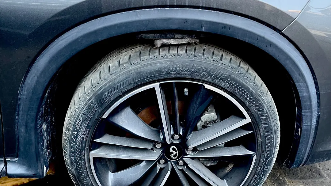 Fender moulding (RHF) - 2023 Infiniti QX55