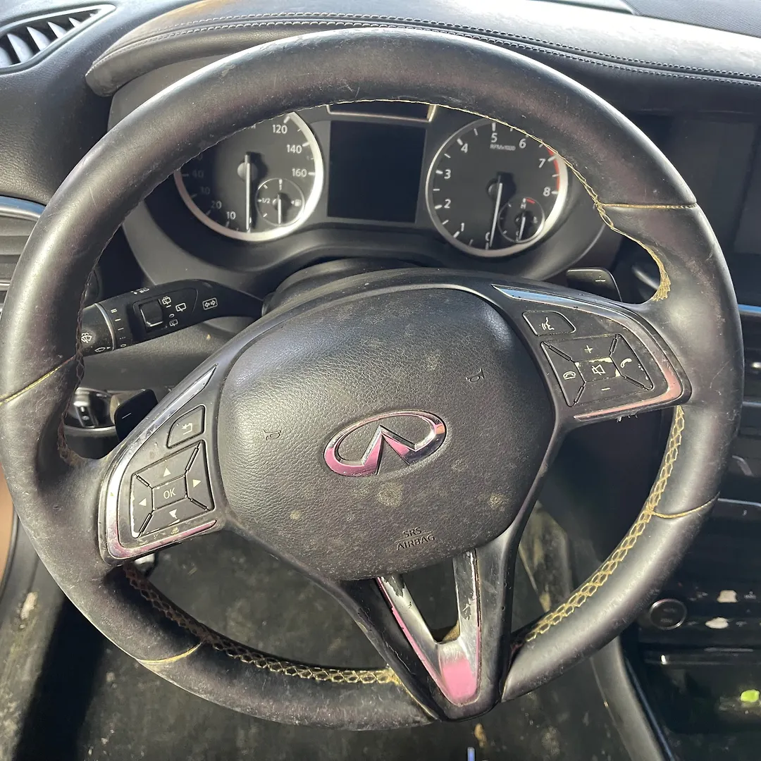 Steering wheel - 2017 Infiniti QX30 2.0t
