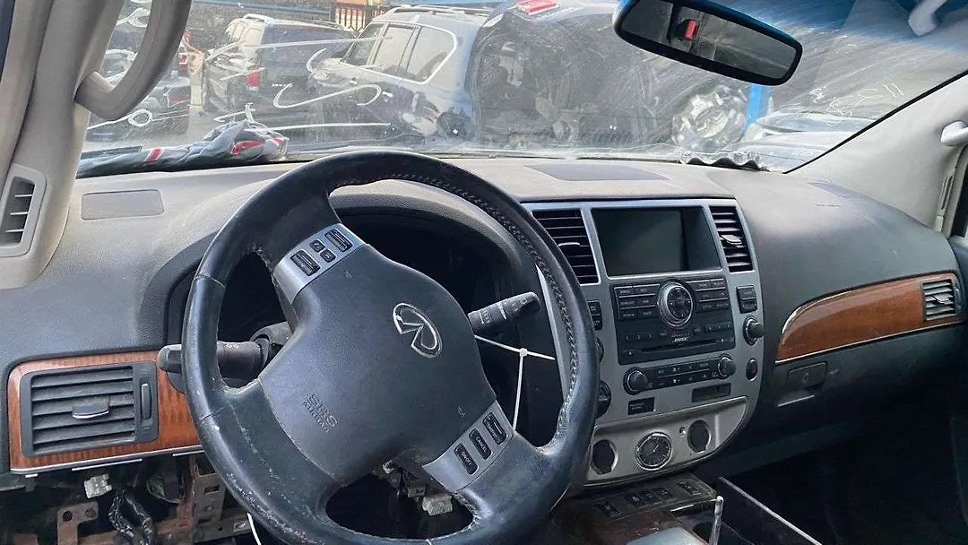 Dashboard  - 2010 Infiniti QX56 5.6i