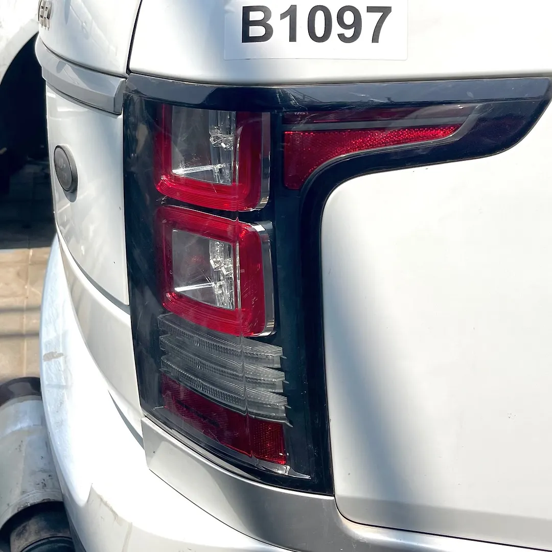 Tail Light (RH) - 2013 Land Rover RANGE ROVER VOGUE