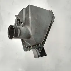 Air cleaner box - 2013 Cadillac ATS
