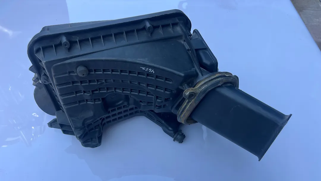 Air cleaner box - 2015 Chevrolet Impala