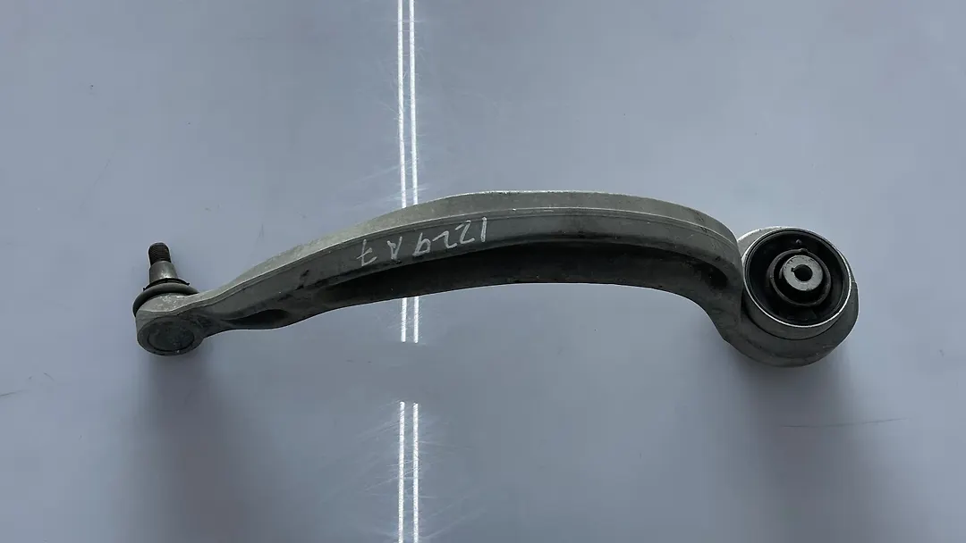 Lower Arm(RHF) - 2013 Audi A7