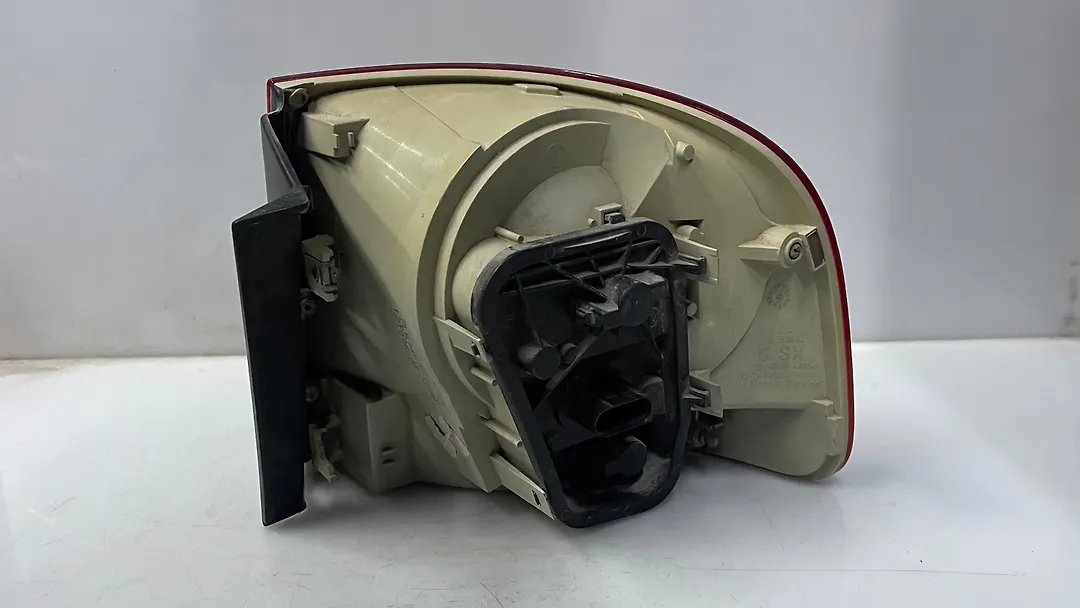 Tail Light (LH) - 2006 Volkswagen Touareg