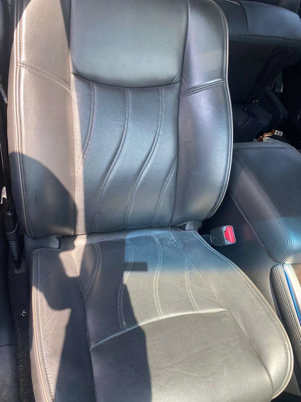 Front Seat (RHS) - 2015 Infiniti QX60