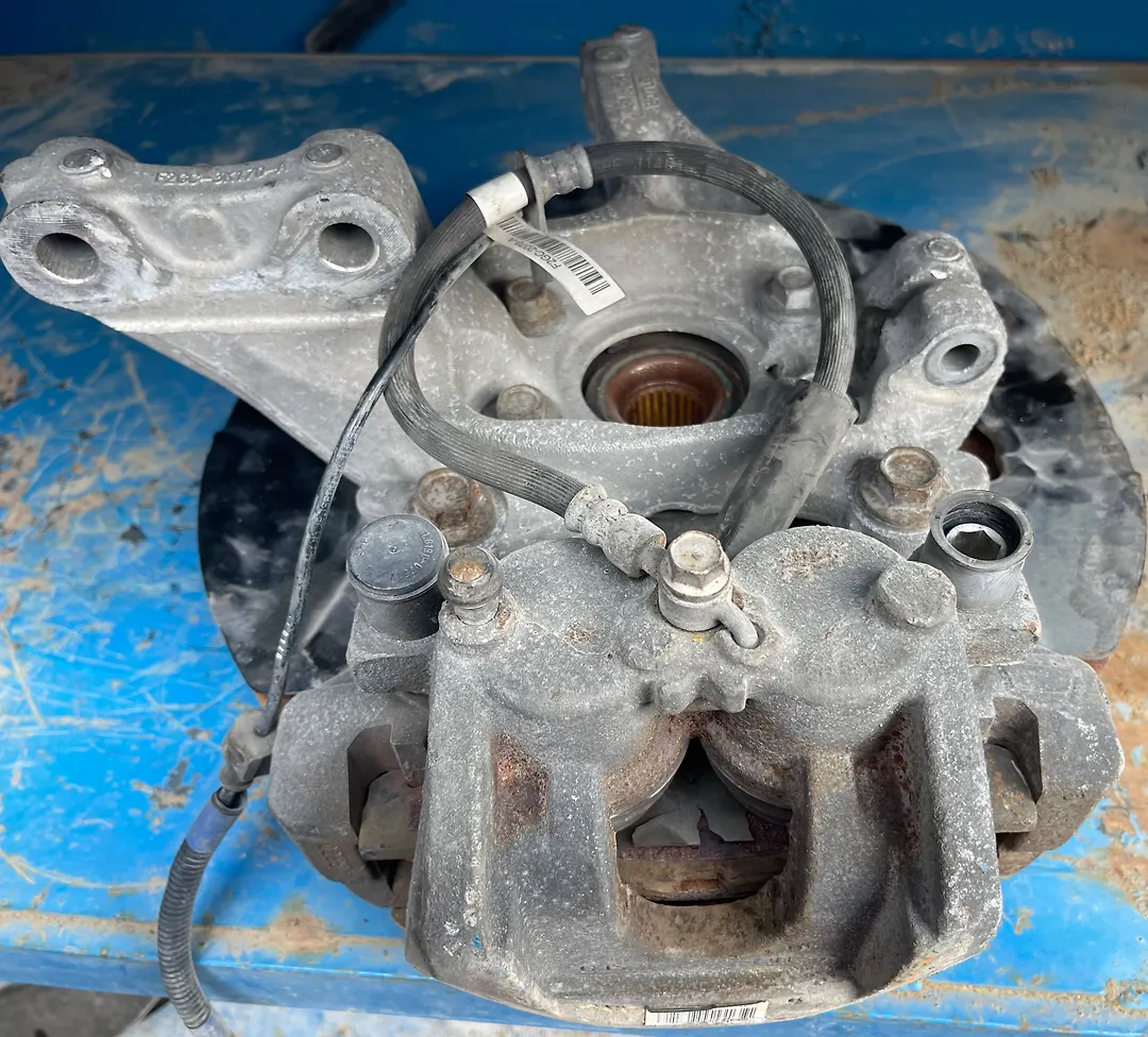 Complete Hub Assembly(RHF) - 2016 Ford Edge SEL
