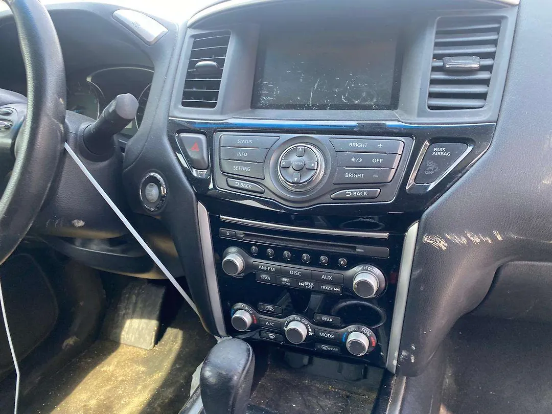 Info-gps-tv screen - 2013 Nissan Pathfinder