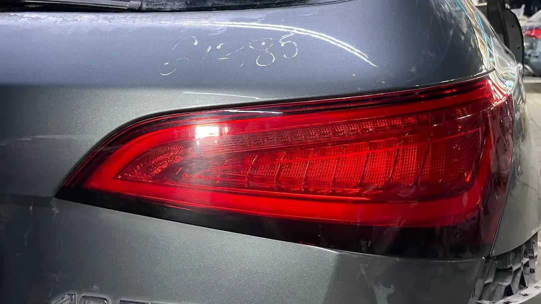 Tail Light (RH) - 2015 Audi Q5