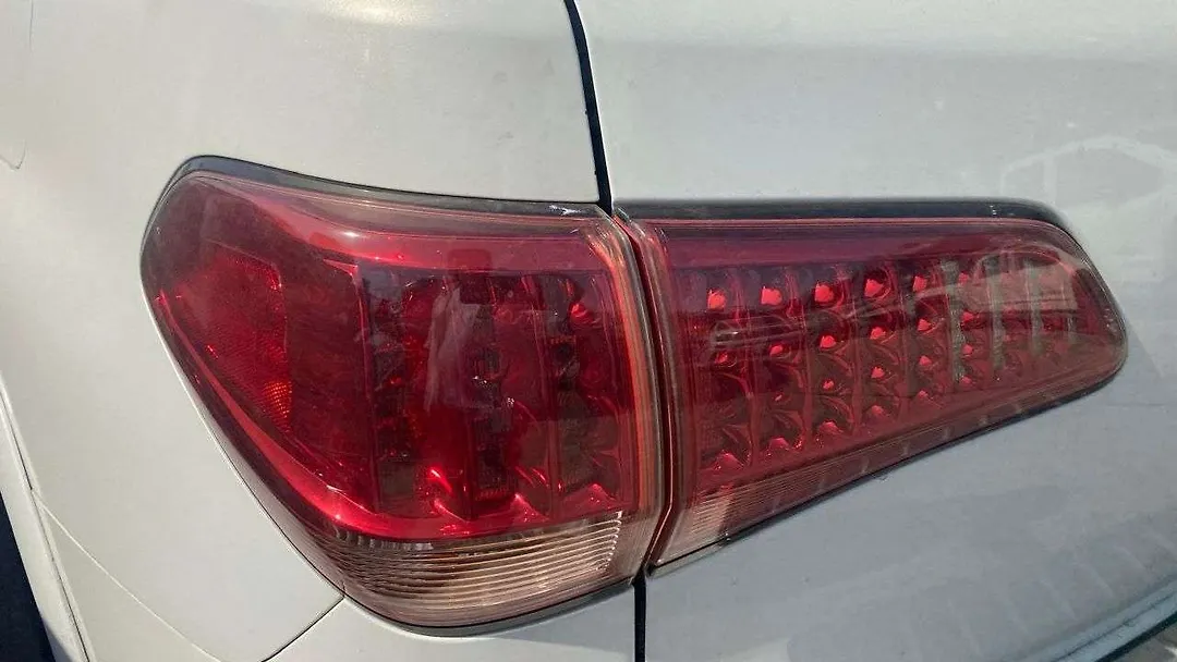 Tail Light (RH) - 2011 Infiniti QX56
