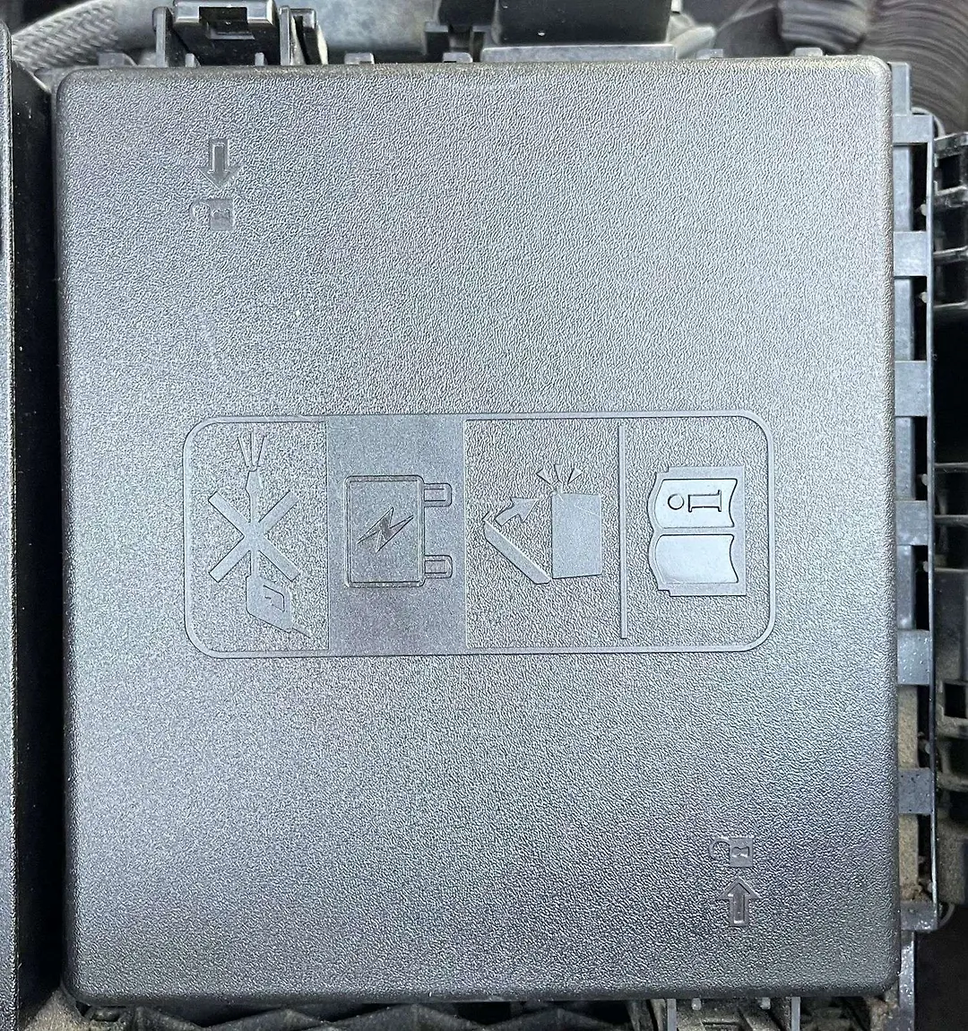 Fuse box engine - 2018 GMC Acadia