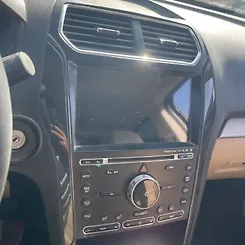 Info-gps-tv screen - 2017 Ford Explorer Base