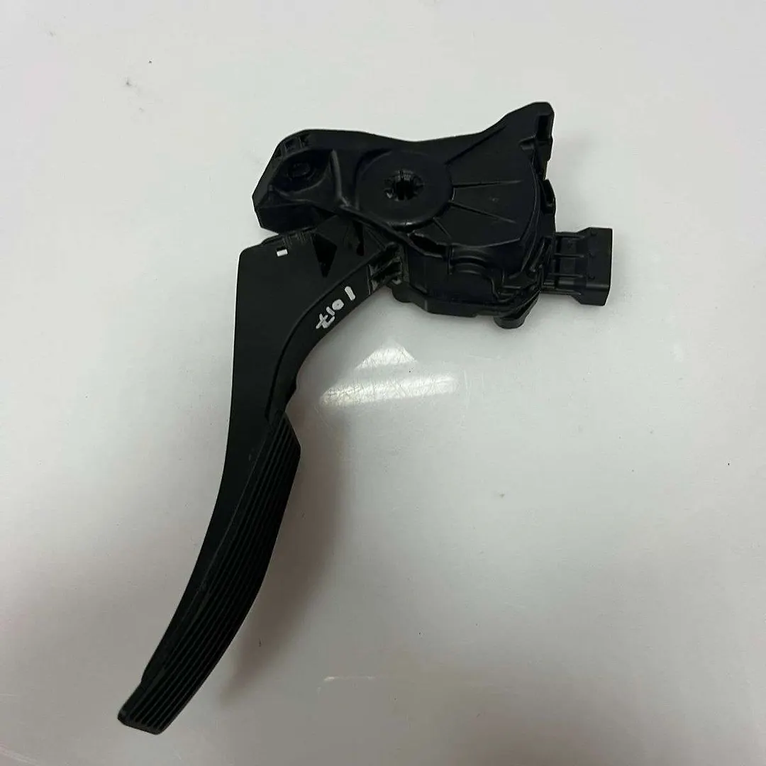 Accelerator pedal - 2011 GMC Terrain