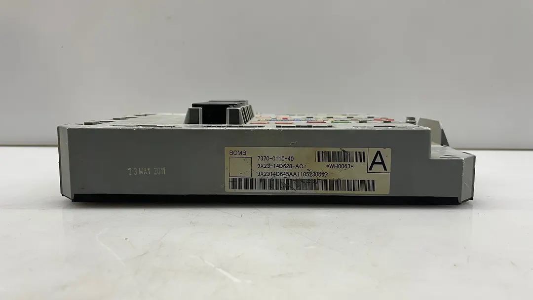 Fuse box - 2010 Jaguar XF