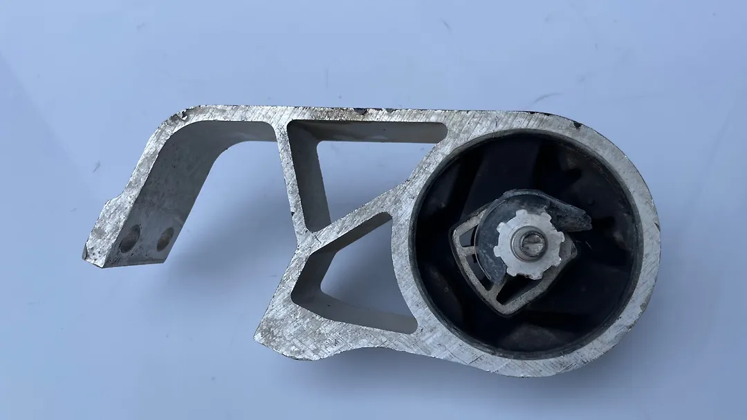 Mount (Gear) - 2020 Cadillac XT6 Premium