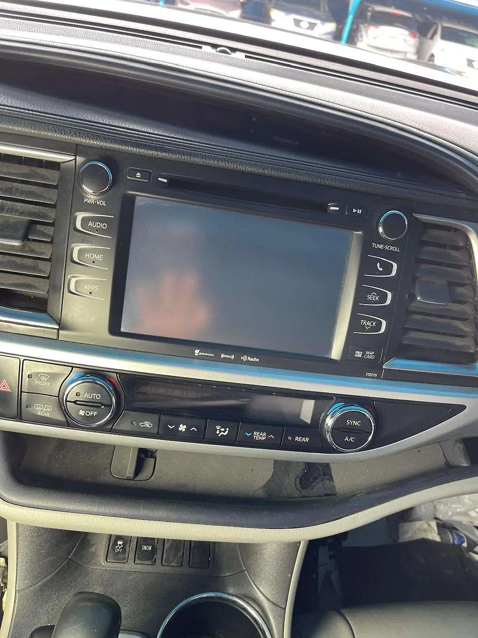 Dashboard  - 2018 Toyota Highlander SE