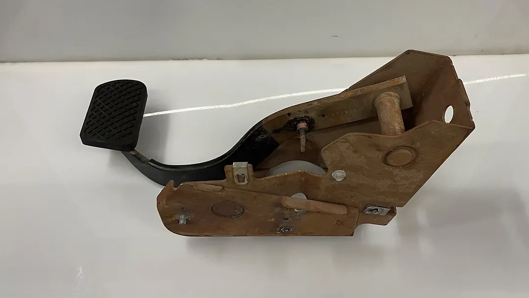 Pedal brake/clutch - 2010 GMC Terrain SLT2