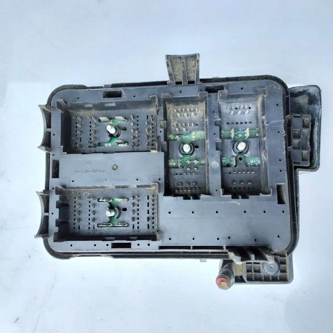 Fuse box - 2013 GMC Terrain