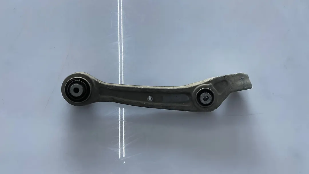Lower arm (RH) - 2014 Audi S8