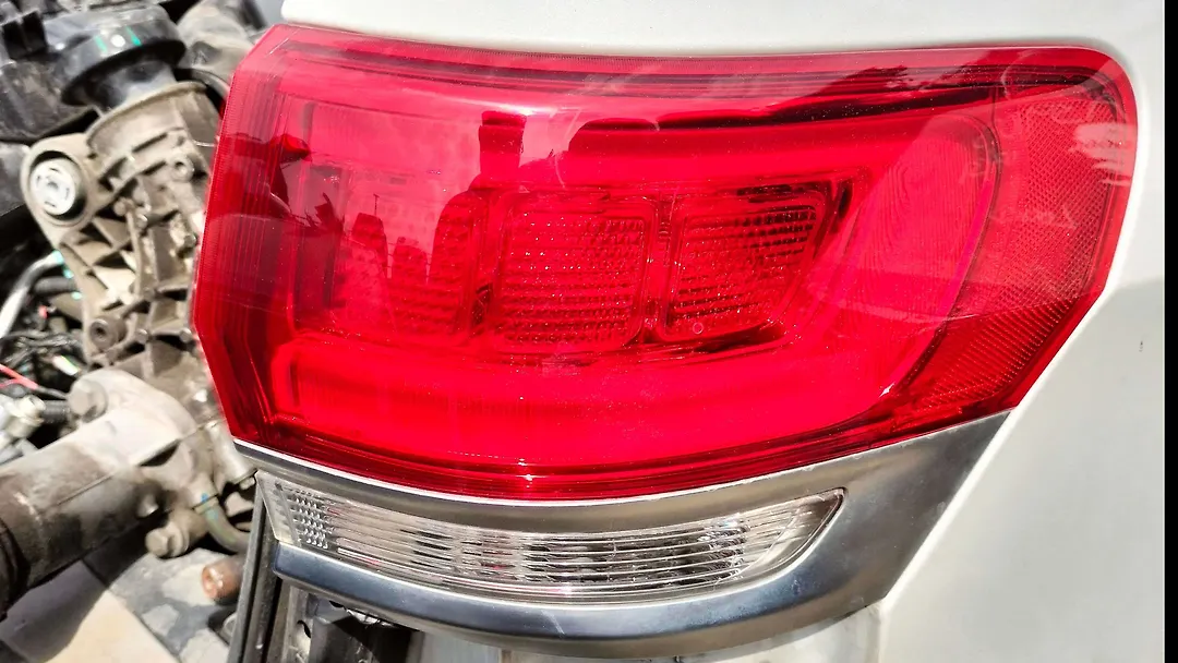 Tail Light (RH) - 2018 Jeep GRAND CHEROKEE