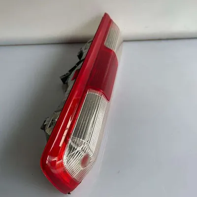 Tail Light (Center) - 2017 Chevrolet Colorado WORK TRUCK