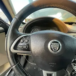 Steering wheel - 2010 Jaguar XF