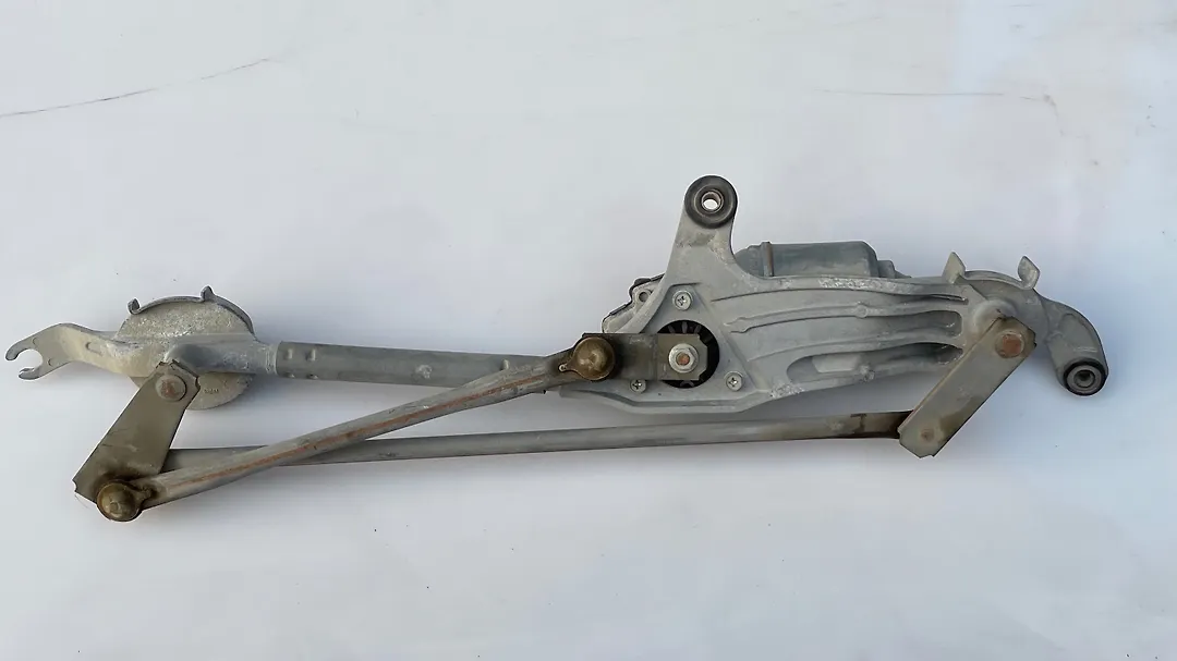 Windshield wiper motor - 2017 Chevrolet Impala LTZ