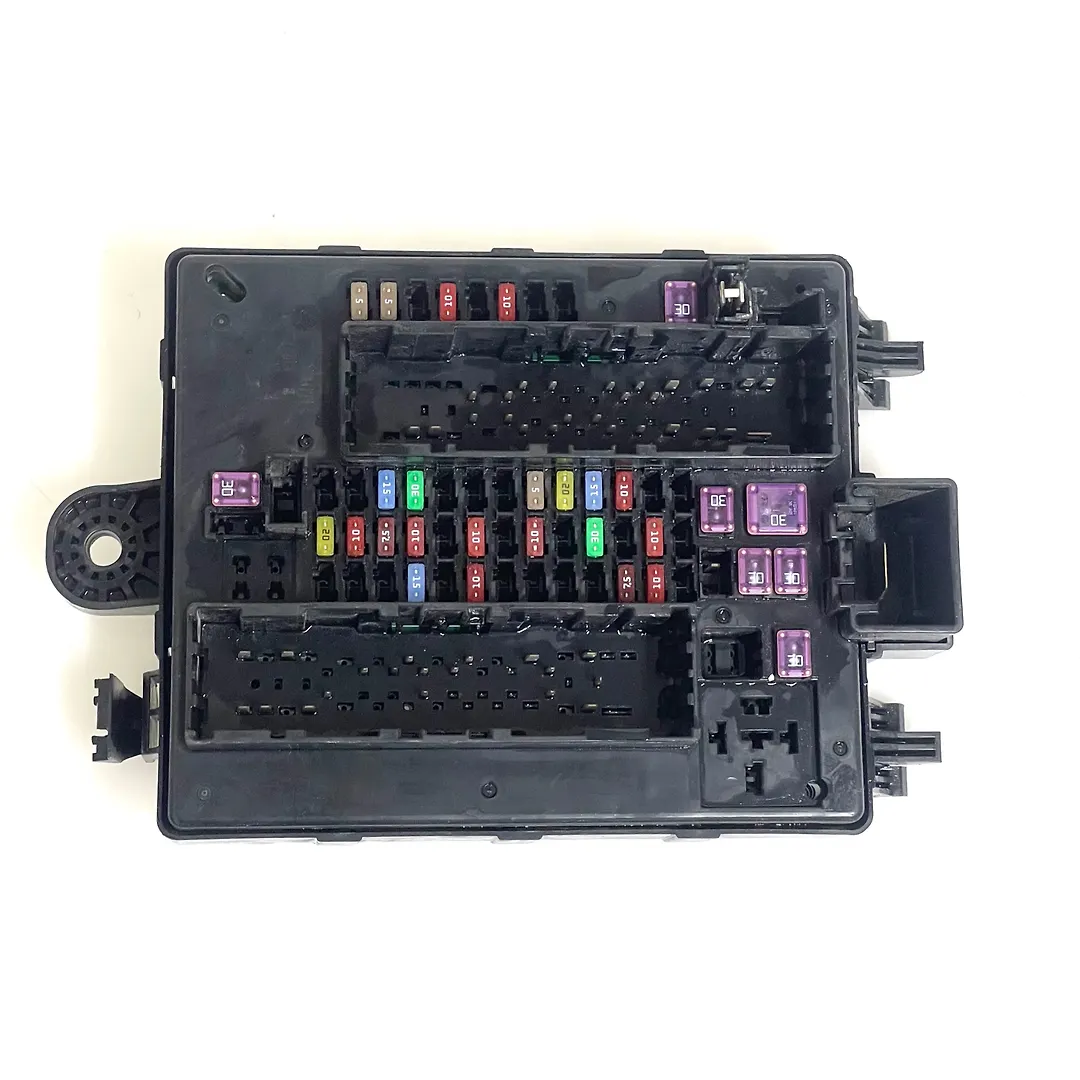 Fuse box - 2018 Chevrolet Traverse LS