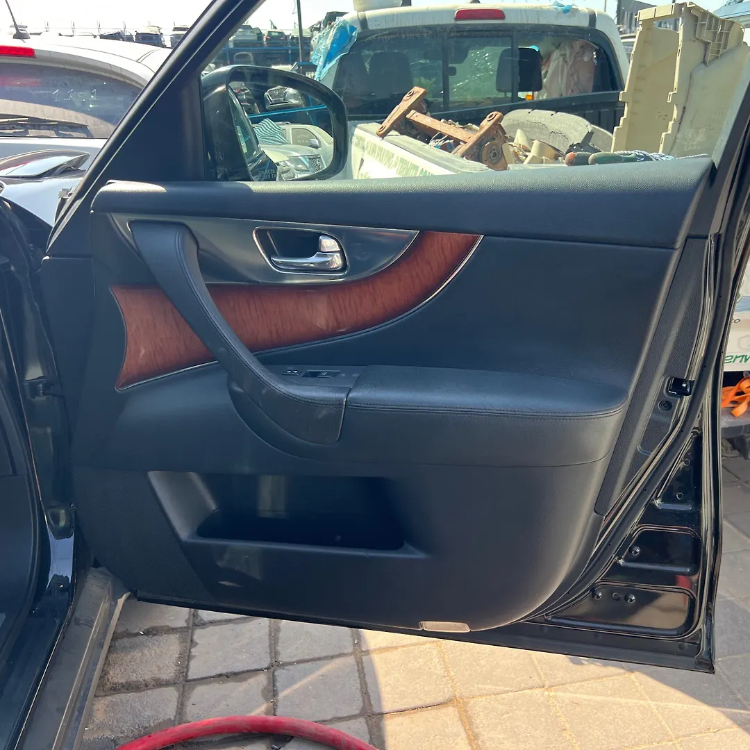 Door (RHF) - Infiniti