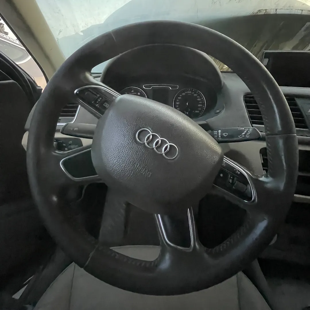 Steering wheel - 2014 Audi Q3 SPORT
