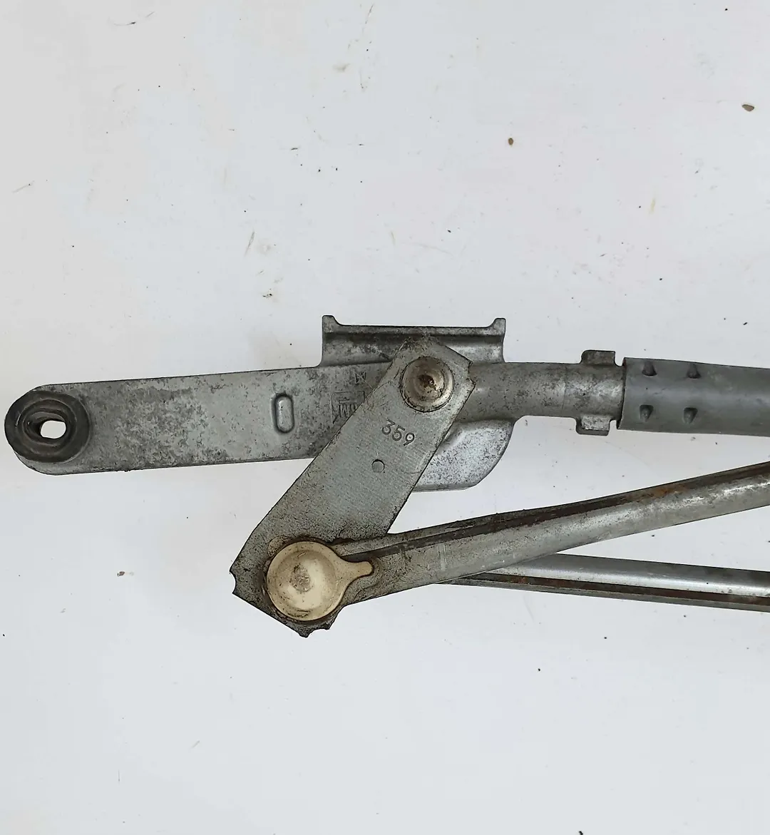 Windshield wiper motor - 2018 Chevrolet Traverse LT Leather