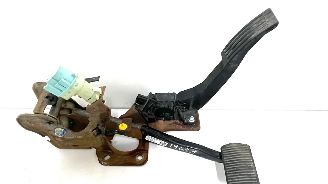 Pedal brake/clutch - 2020 Lincoln Corsair Reserve