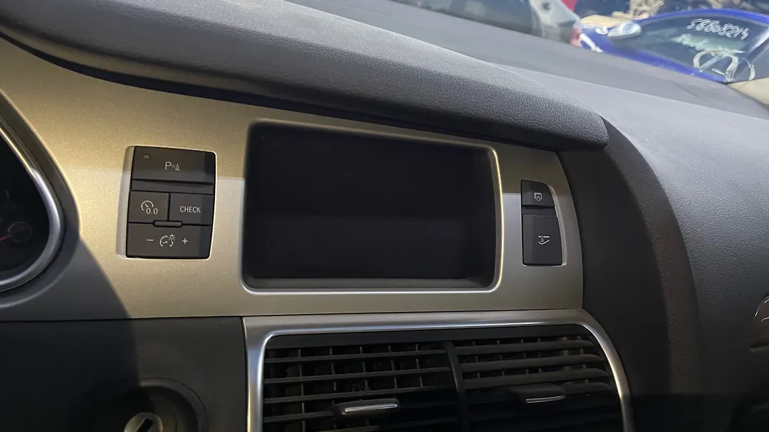 Info-gps-tv screen - 2014 Audi Q7